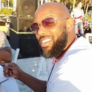 Meet your Posher, Troy